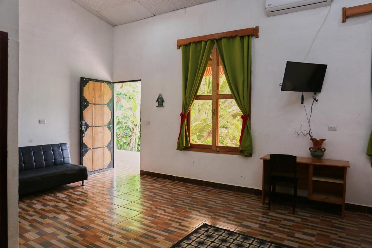 Vinas Hotel Lanquin Exterior photo
