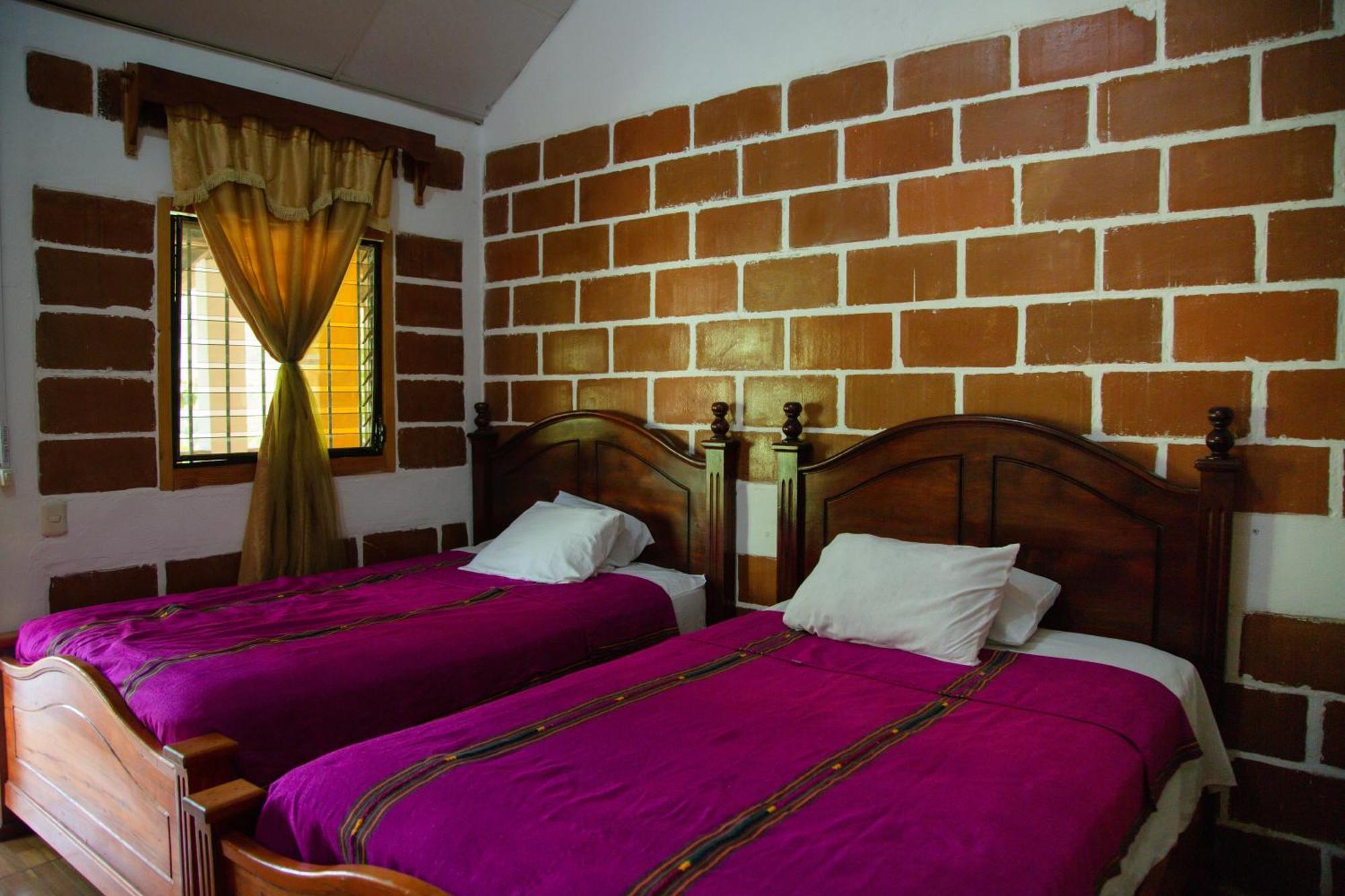 Vinas Hotel Lanquin Exterior photo